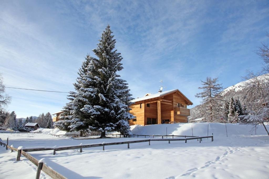 Baita Aurora Aparthotel Predazzo Exterior photo